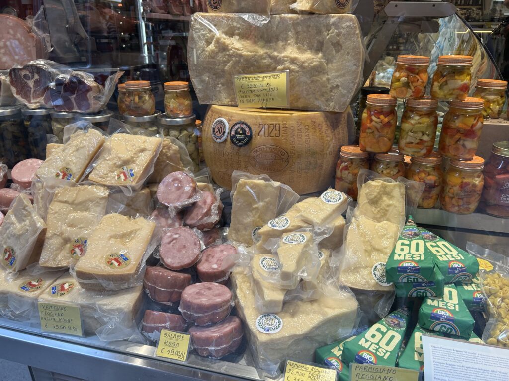 食料品の品揃え写真